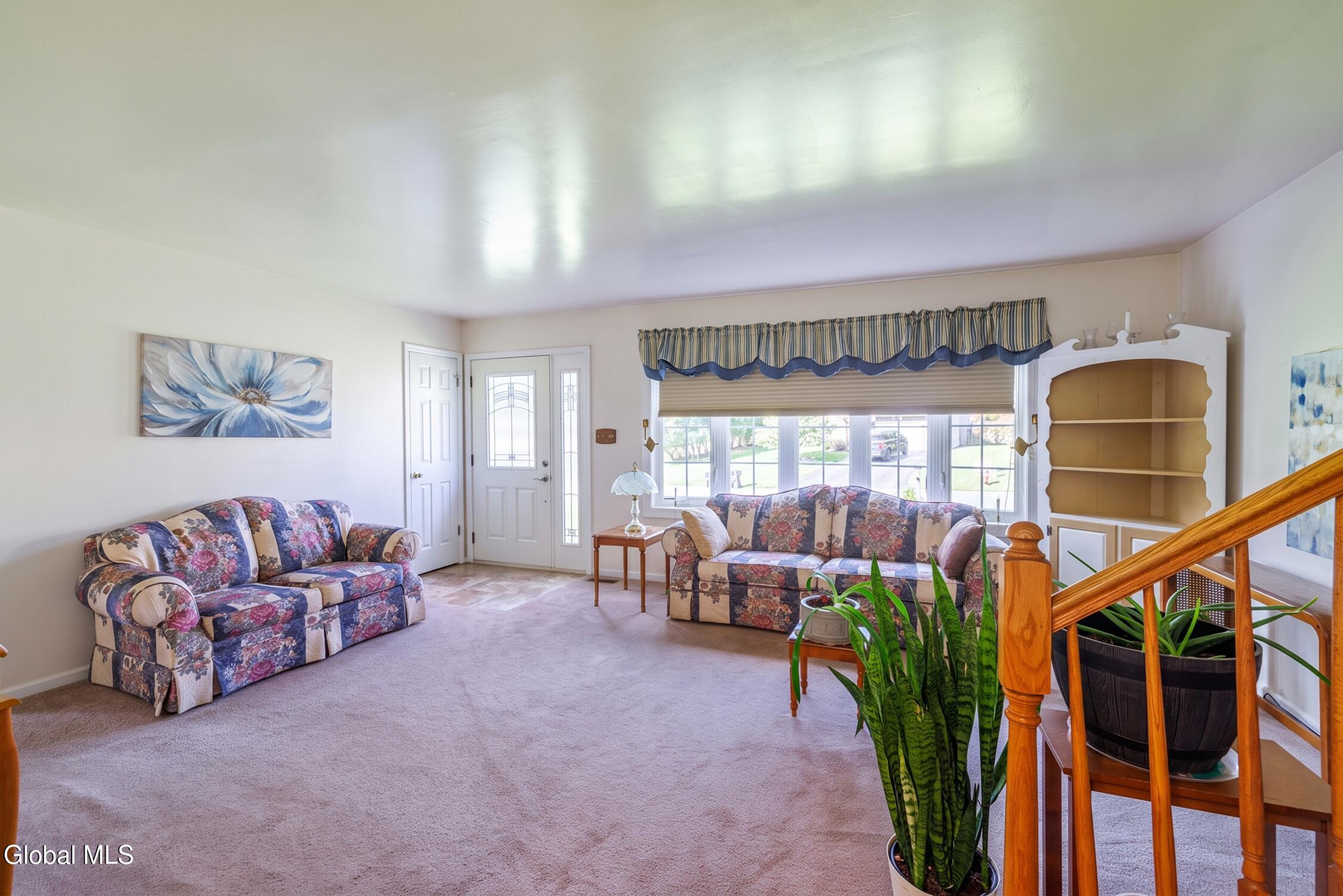 127 Sylvia Lane Schenectady NY 12306