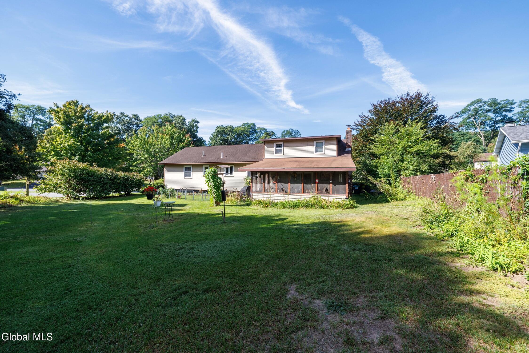 127 Sylvia Lane Schenectady NY 12306