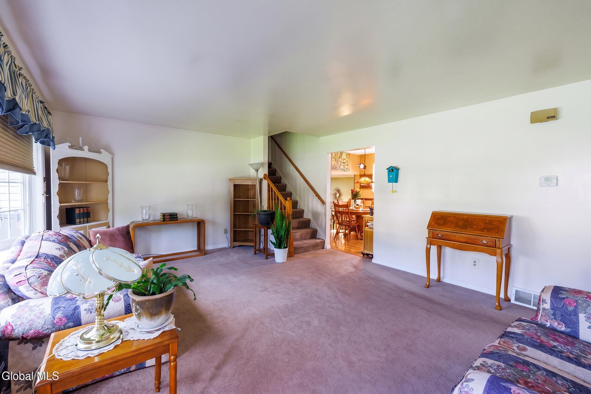 127 Sylvia Lane Schenectady NY 12306