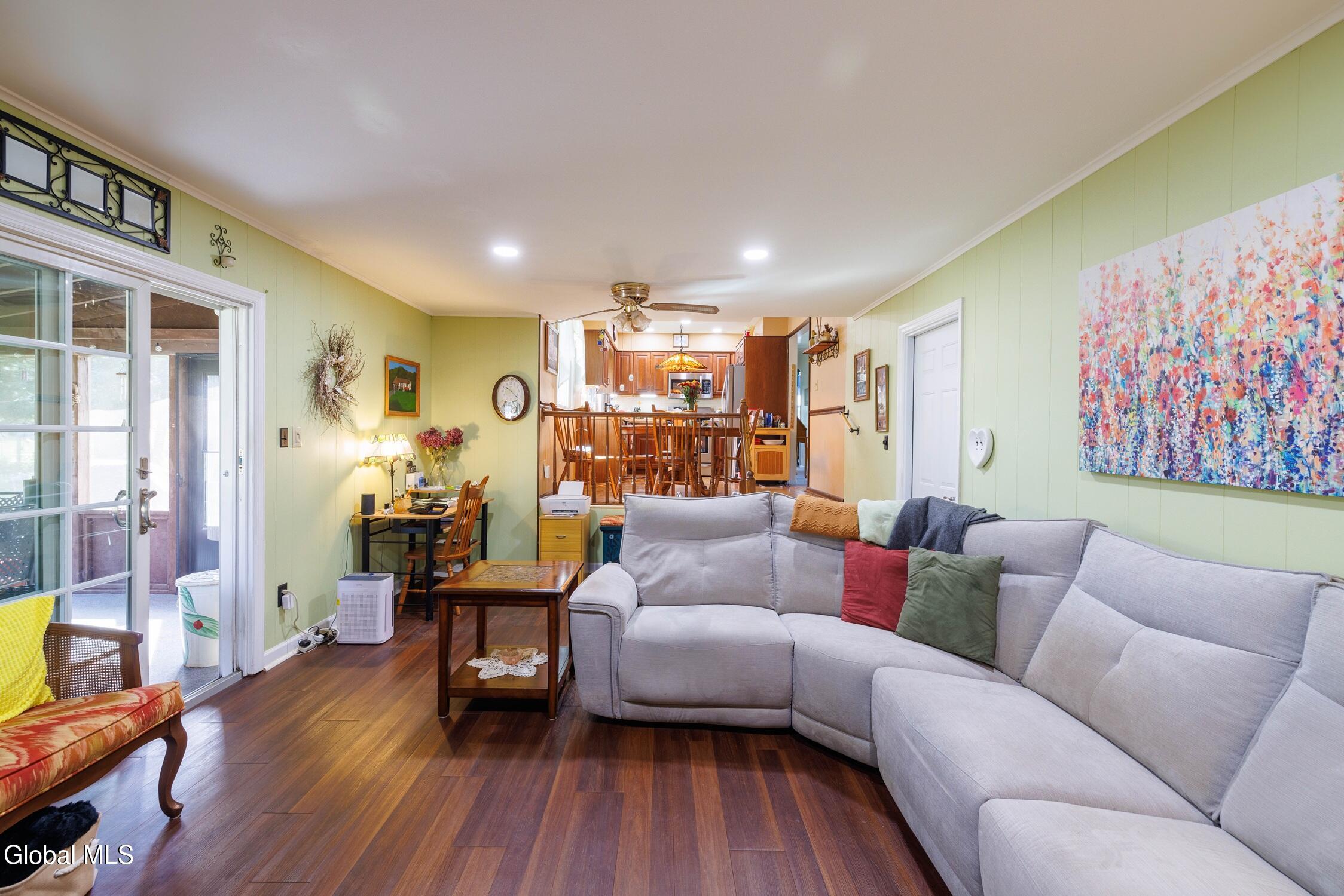 127 Sylvia Lane Schenectady NY 12306