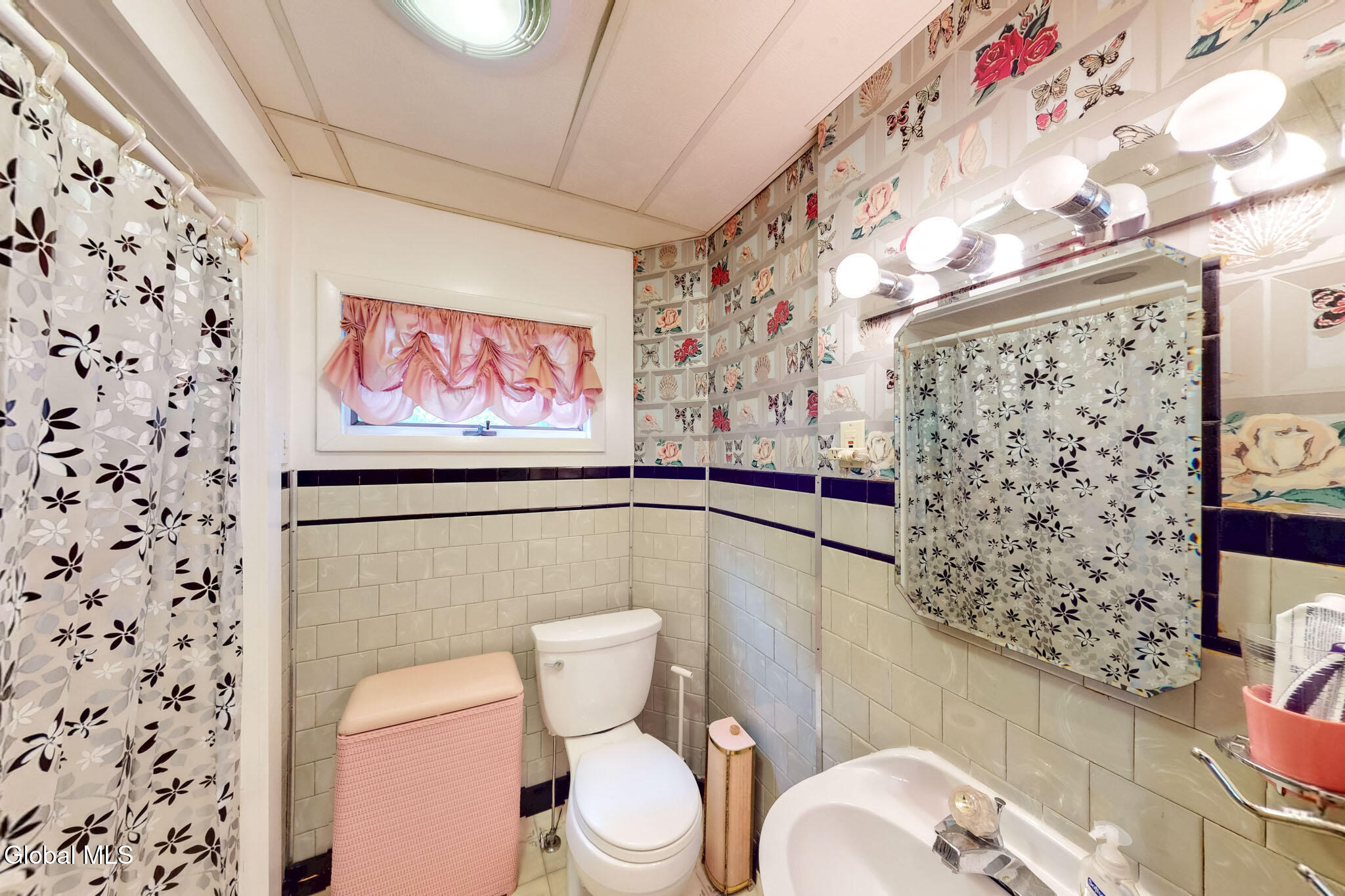 31 W 11th Avenue Gloversville NY 12078