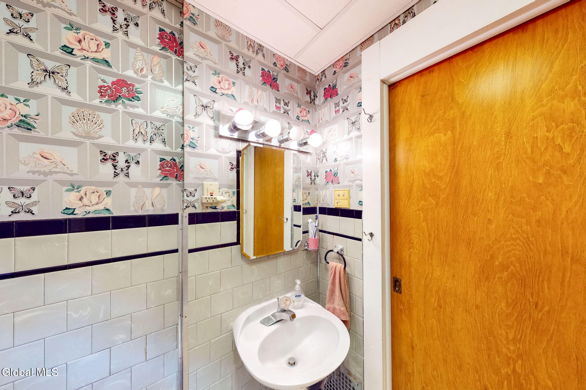 31 W 11th Avenue Gloversville NY 12078