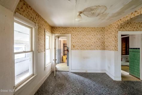 31 W 11th Avenue Gloversville NY 12078