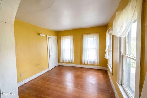 31 W 11th Avenue Gloversville NY 12078