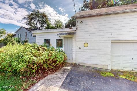 31 W 11th Avenue Gloversville NY 12078