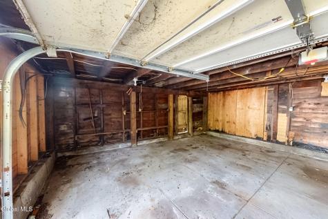 31 W 11th Avenue Gloversville NY 12078