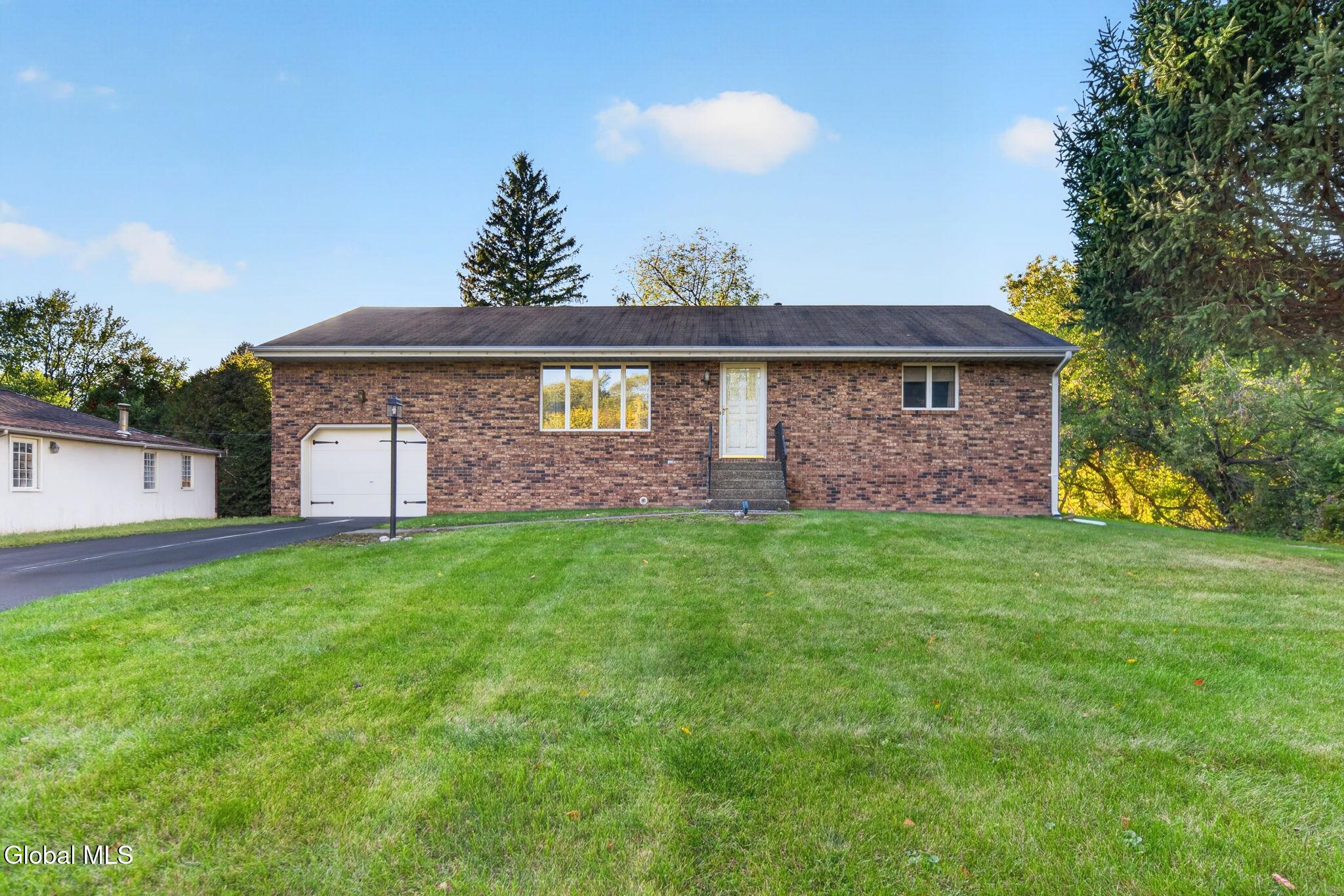 8 Helen Terrace Colonie NY 12211