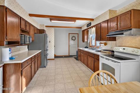 8 Helen Terrace Colonie NY 12211