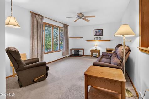 8 Helen Terrace Colonie NY 12211