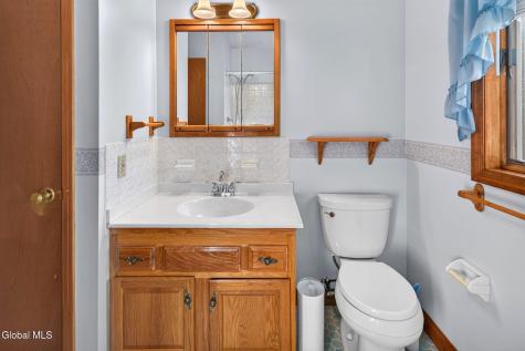 8 Helen Terrace Colonie NY 12211