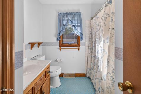 8 Helen Terrace Colonie NY 12211