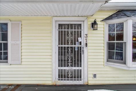 31 Amelia Drive Niskayuna NY 12309