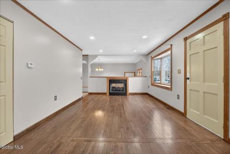 31 Amelia Drive Niskayuna NY 12309