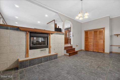 31 Amelia Drive Niskayuna NY 12309