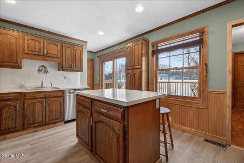 31 Amelia Drive Niskayuna NY 12309