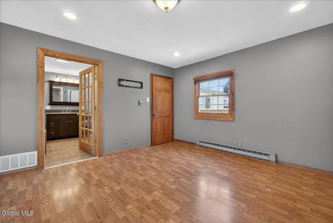 31 Amelia Drive Niskayuna NY 12309