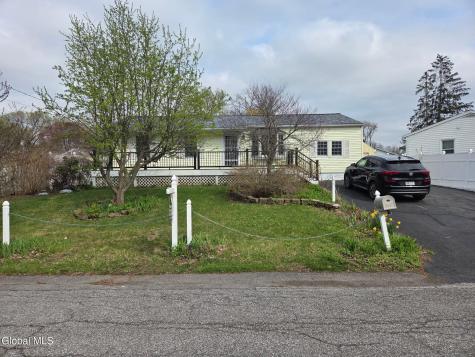 31 Amelia Drive Niskayuna NY 12309