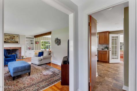 896 Randall Road Niskayuna NY 12309