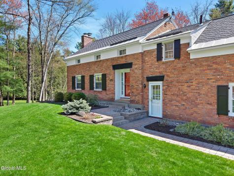 896 Randall Road Niskayuna NY 12309