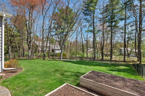 896 Randall Road Niskayuna NY 12309
