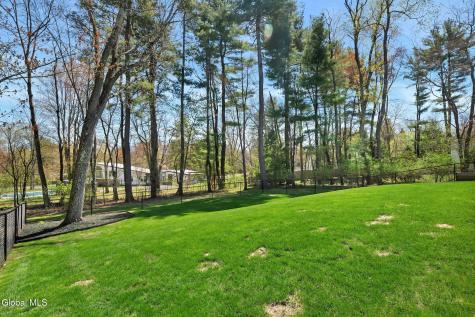 896 Randall Road Niskayuna NY 12309