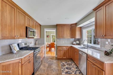 896 Randall Road Niskayuna NY 12309