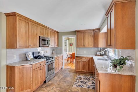 896 Randall Road Niskayuna NY 12309