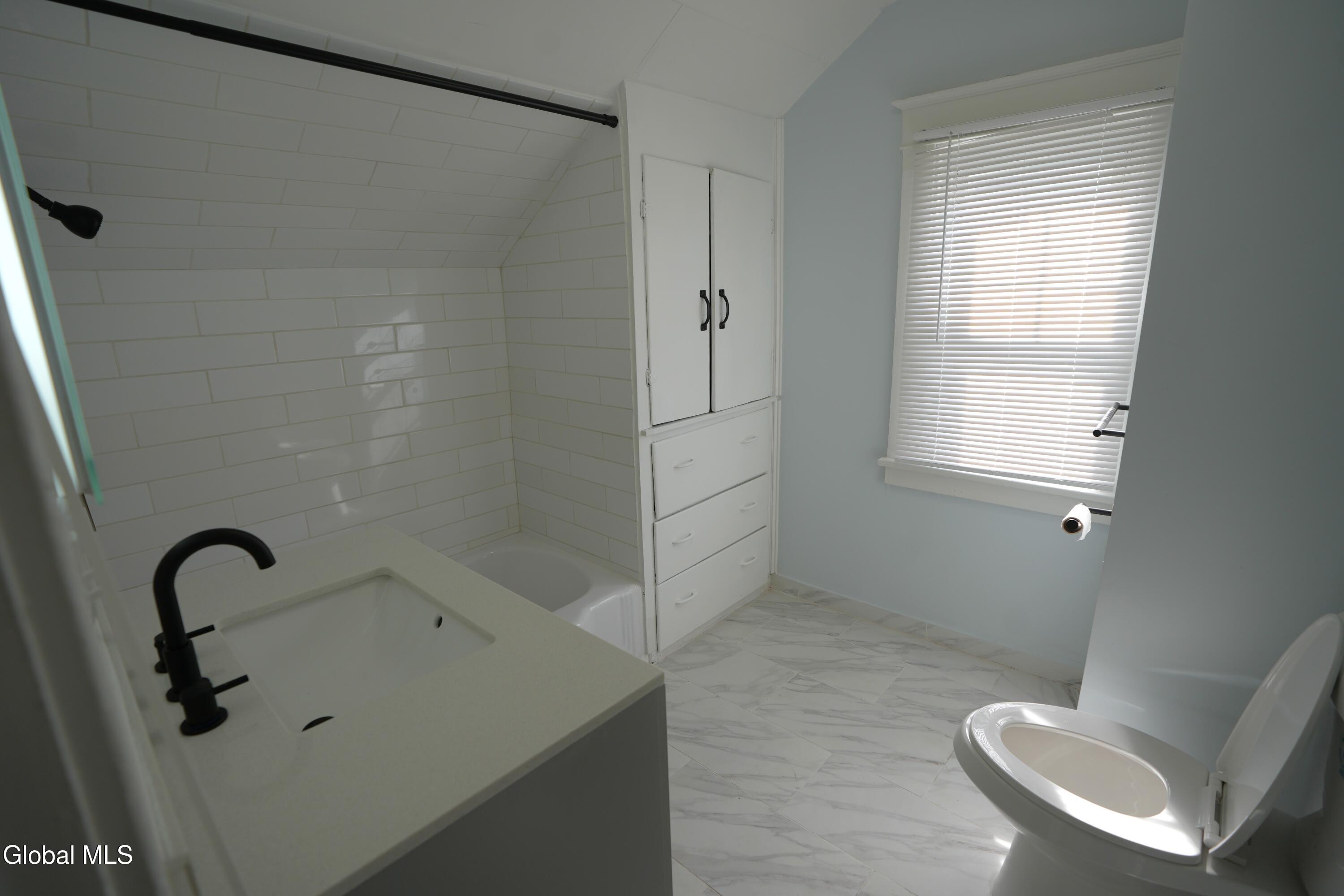 467 Locust Avenue Amsterdam NY 12010