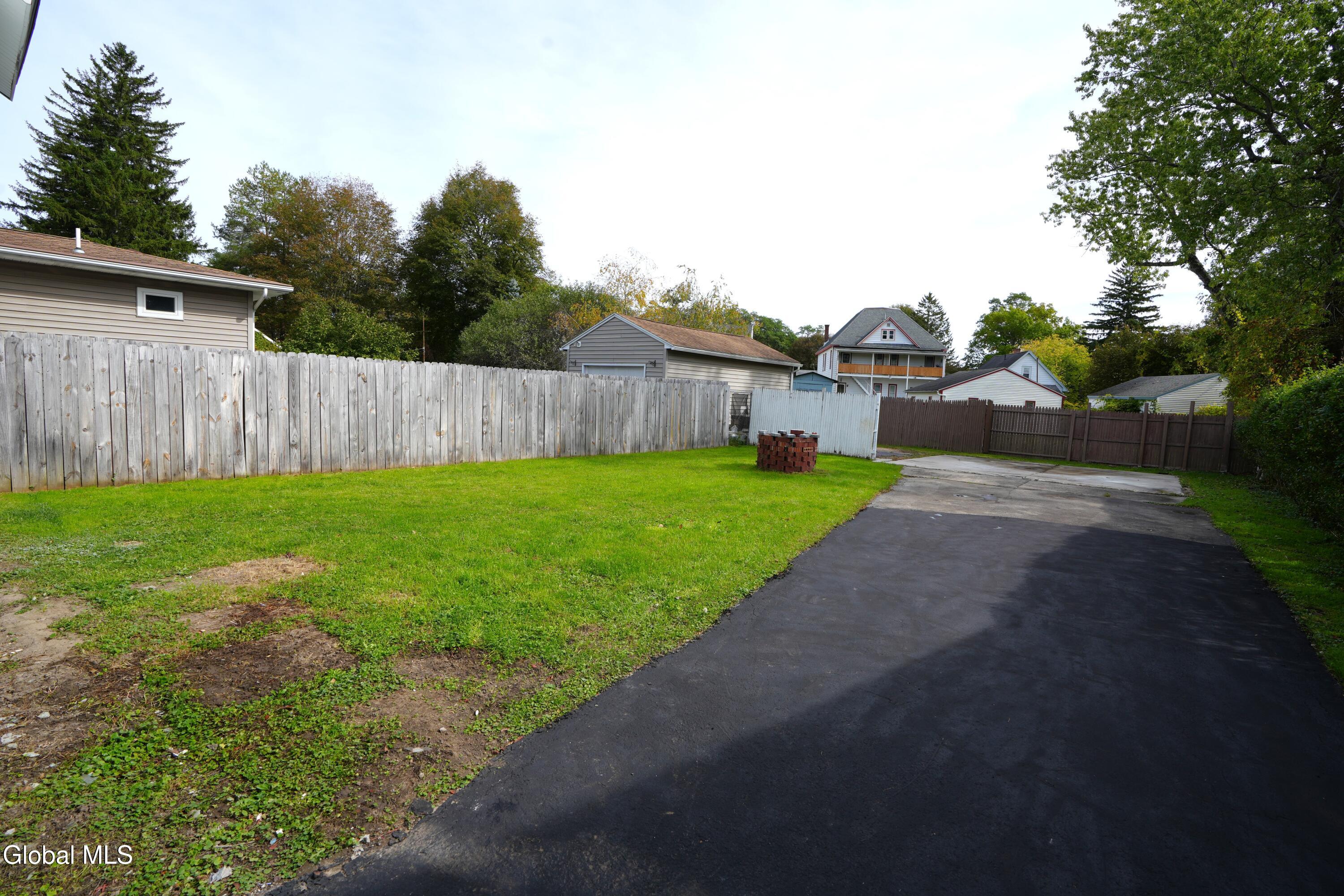 467 Locust Avenue Amsterdam NY 12010
