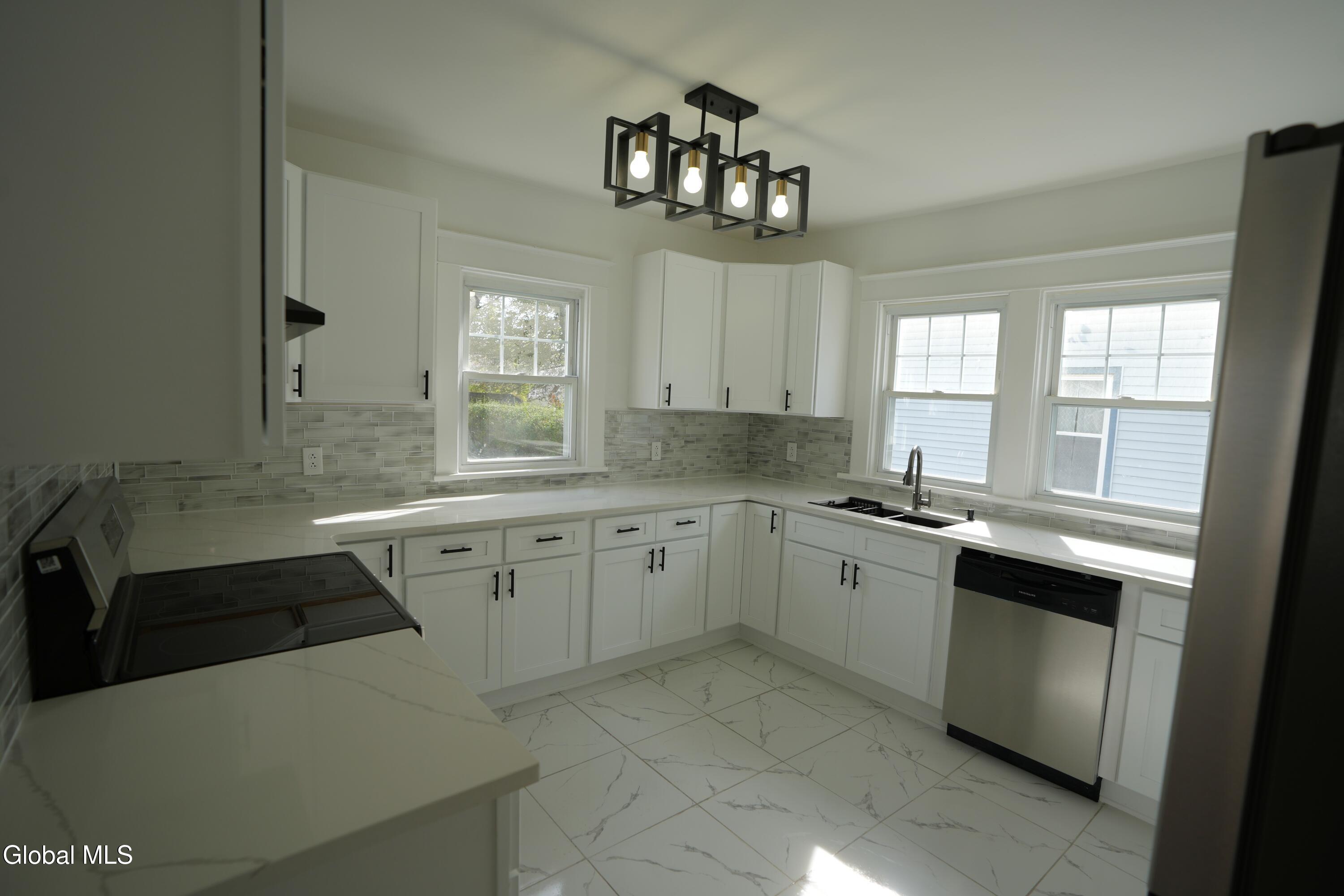 467 Locust Avenue Amsterdam NY 12010