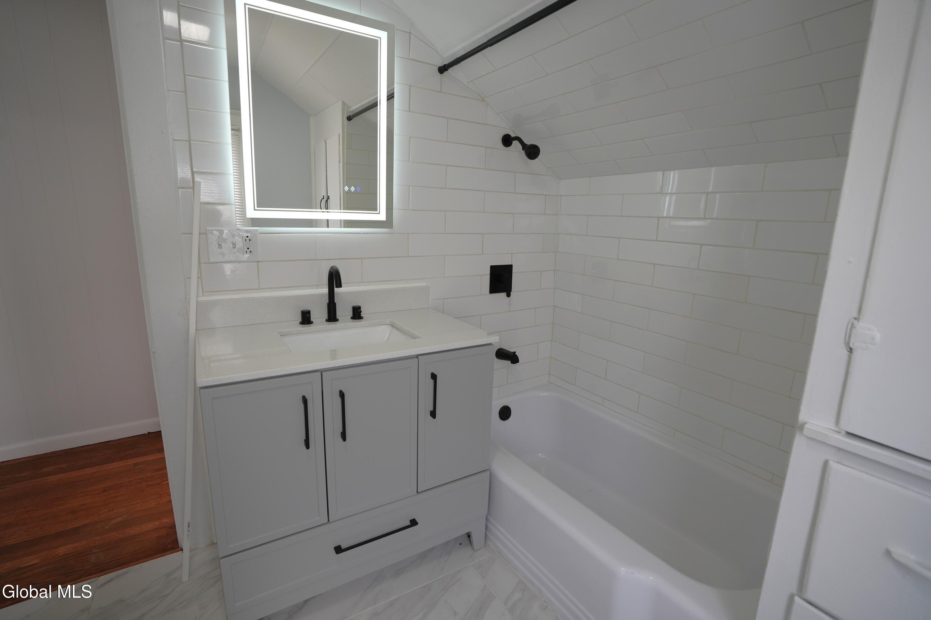 467 Locust Avenue Amsterdam NY 12010