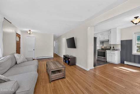 8 Gardner Road Wynantskill NY 12198