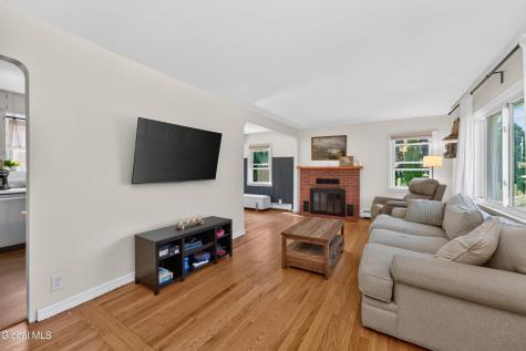 8 Gardner Road Wynantskill NY 12198