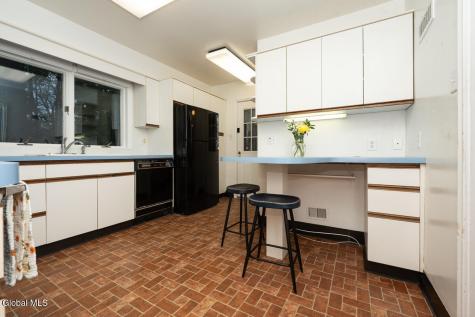 21 Douglas Road Delmar NY 12054