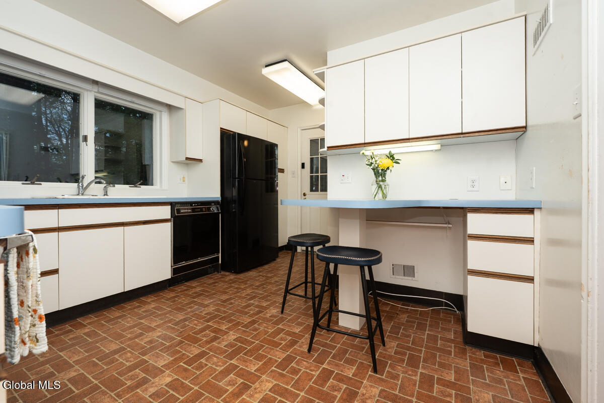 21 Douglas Road Delmar NY 12054