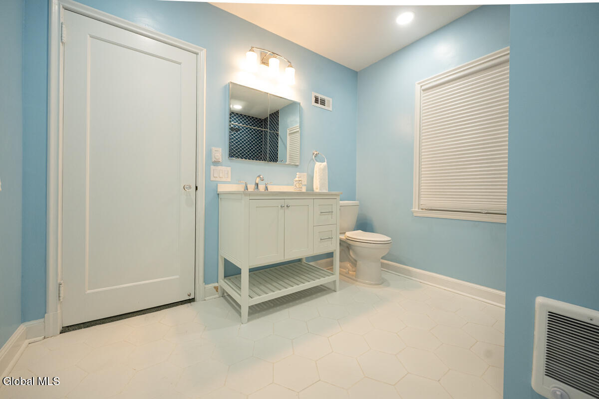 21 Douglas Road Delmar NY 12054