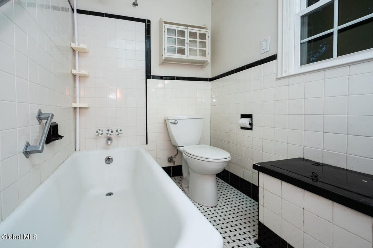 21 Douglas Road Delmar NY 12054
