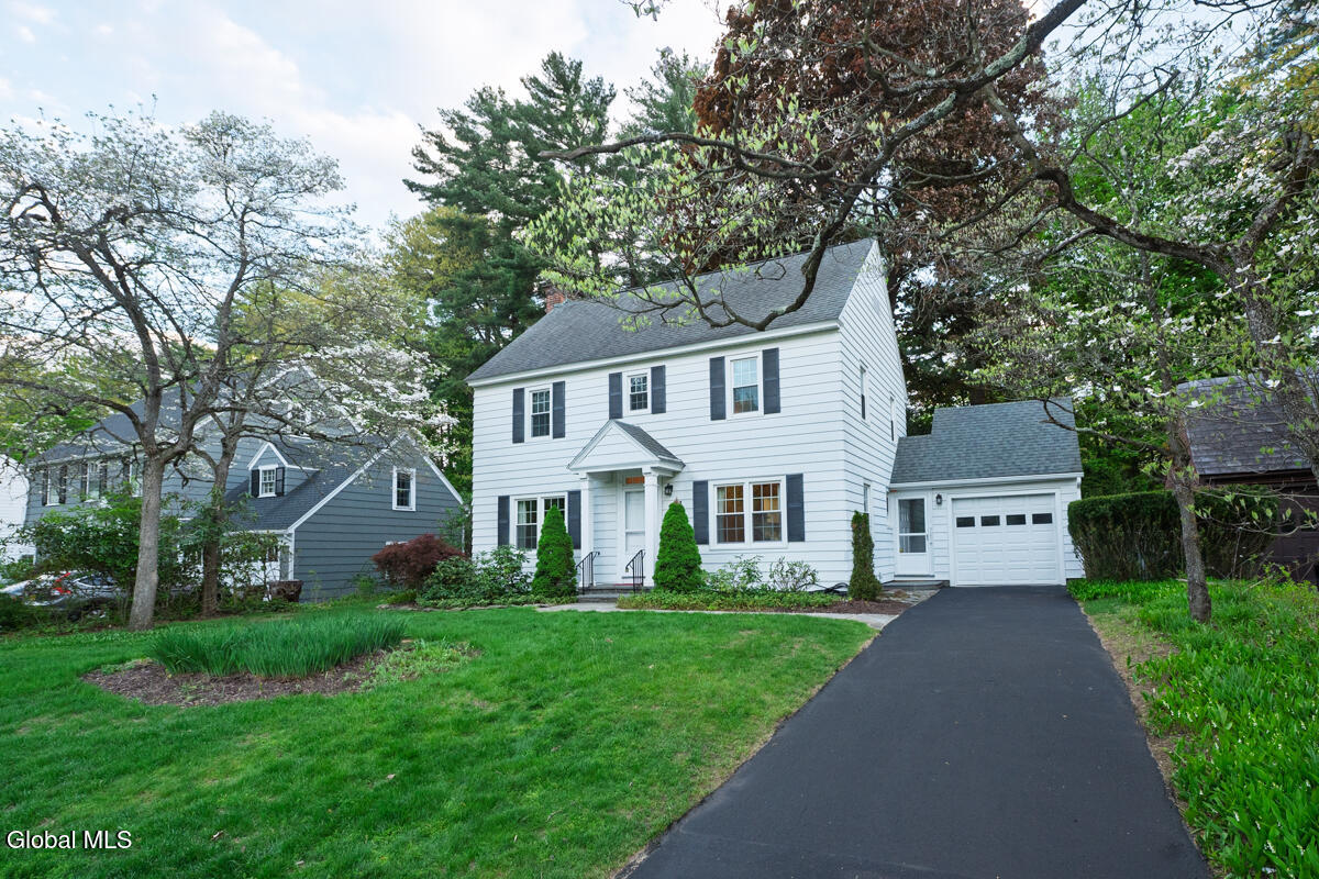 21 Douglas Road Delmar NY 12054