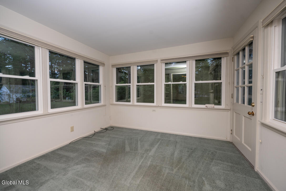 21 Douglas Road Delmar NY 12054