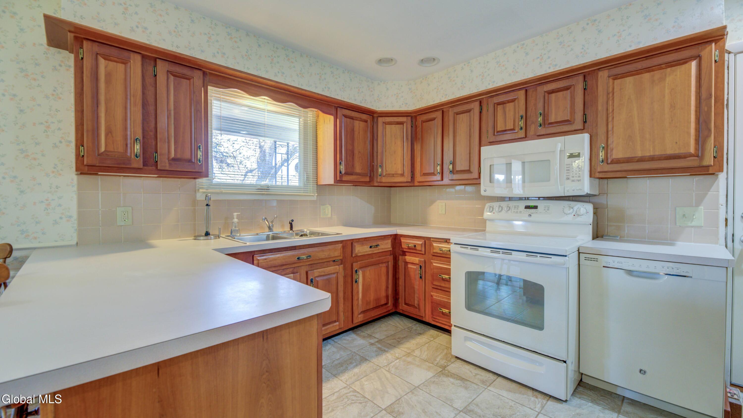 39 Northern Terrace Gloversville NY 12078