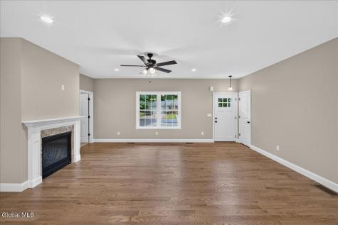 10 Wolfe Road Queensbury NY 12804