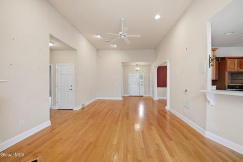 6 Cheshire Way Loudonville NY 12211