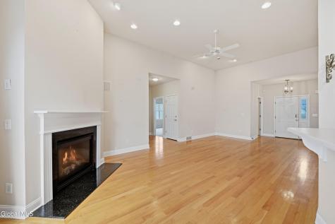 6 Cheshire Way Loudonville NY 12211