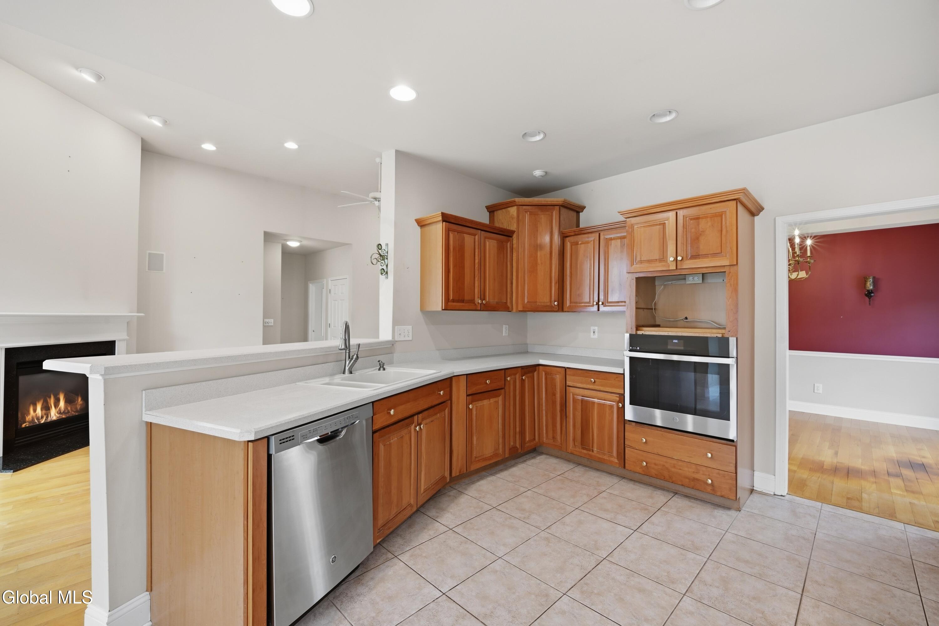 6 Cheshire Way Loudonville NY 12211