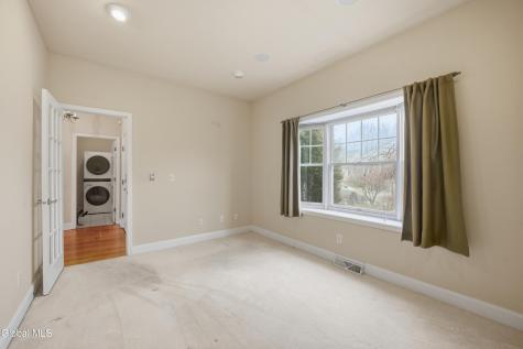 6 Cheshire Way Loudonville NY 12211