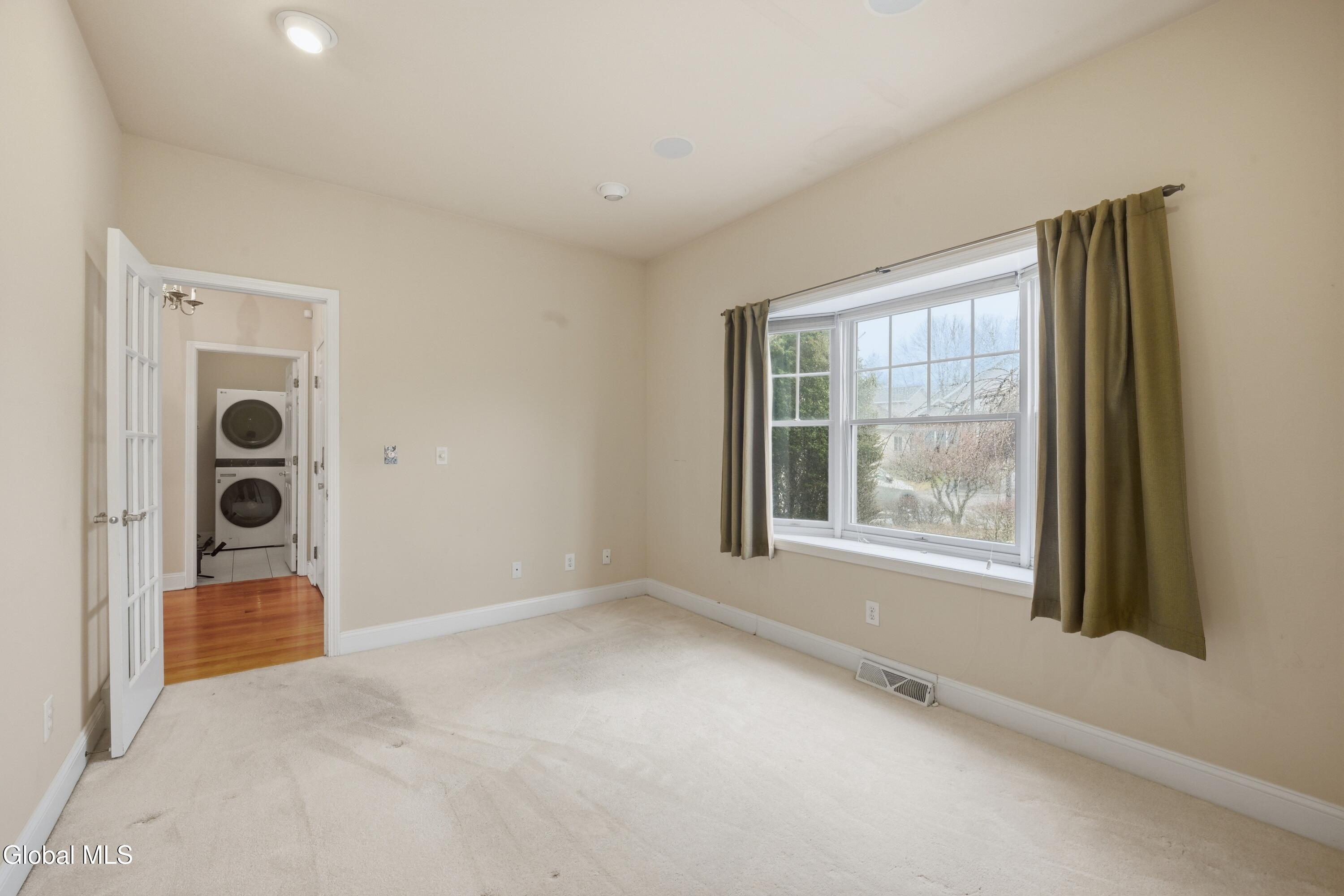 6 Cheshire Way Loudonville NY 12211