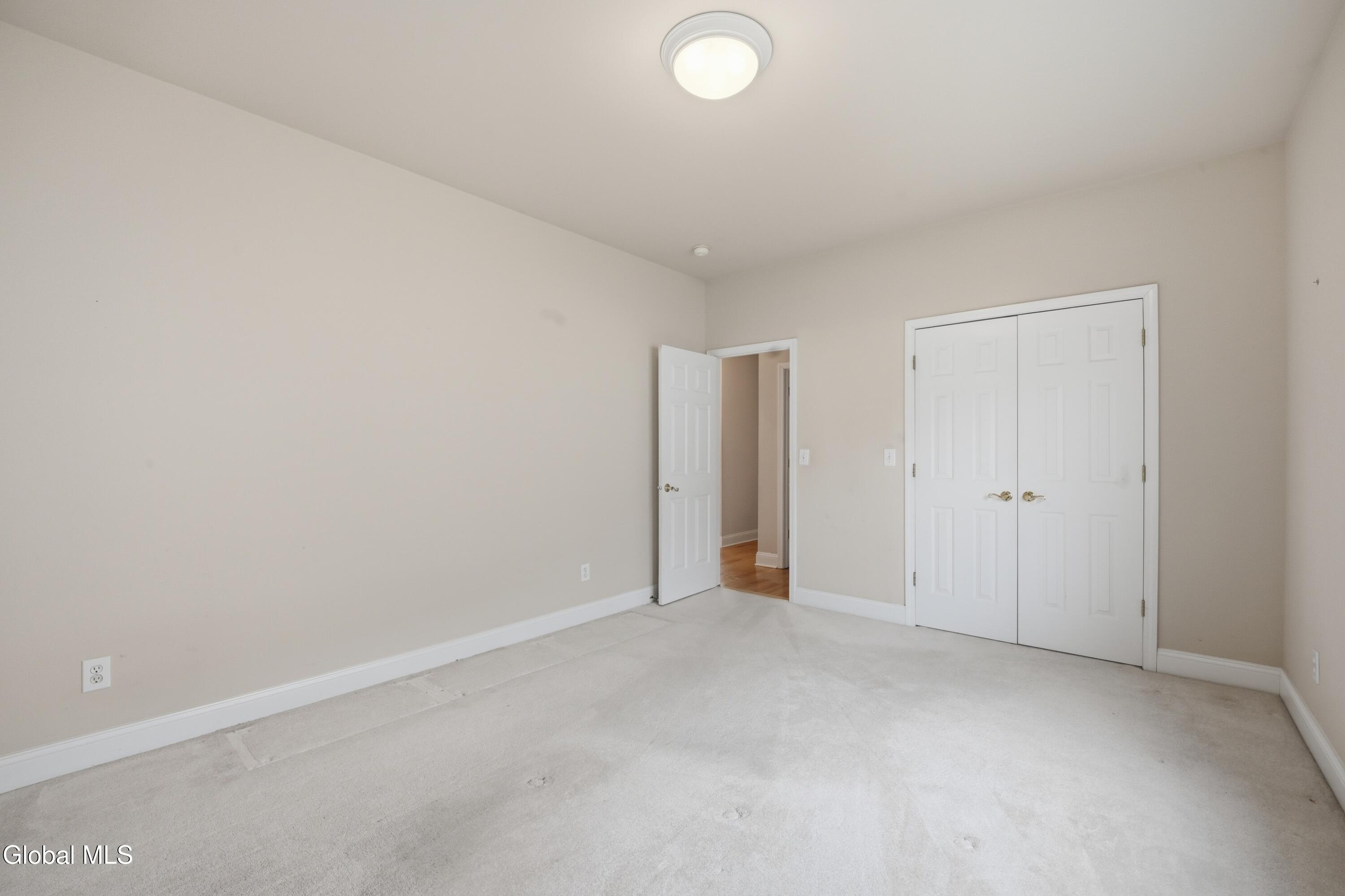 6 Cheshire Way Loudonville NY 12211