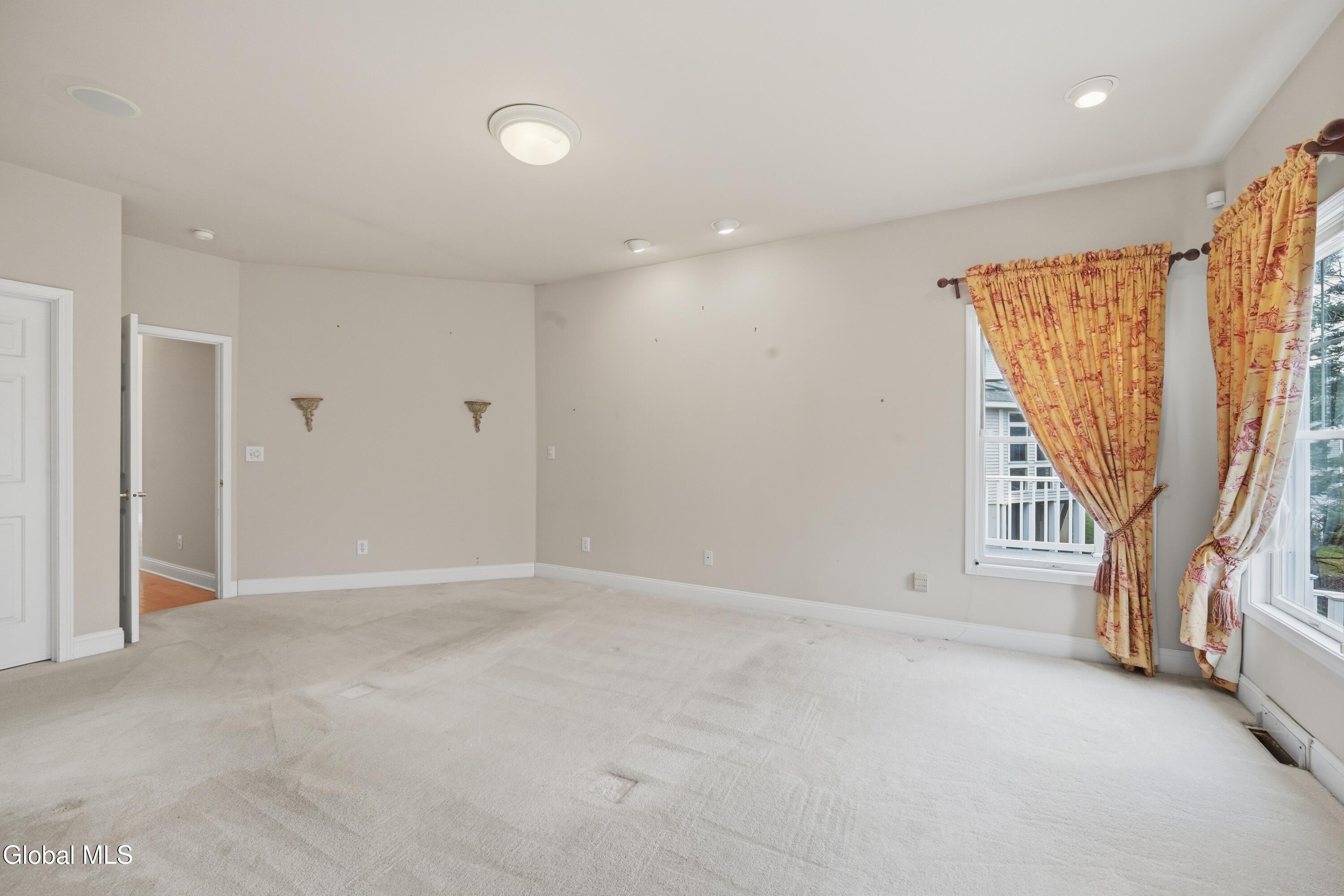 6 Cheshire Way Loudonville NY 12211