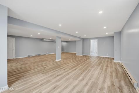 6 Cheshire Way Loudonville NY 12211