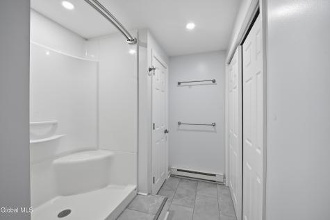 6 Cheshire Way Loudonville NY 12211